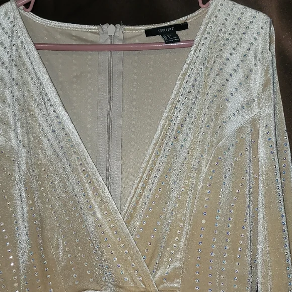 Forever 21 Cream Bodycon Dress with Plunge Neckline - Picture 4 of 7